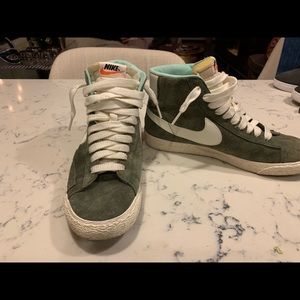 J CREW Women’s Nike Blazer sneakers